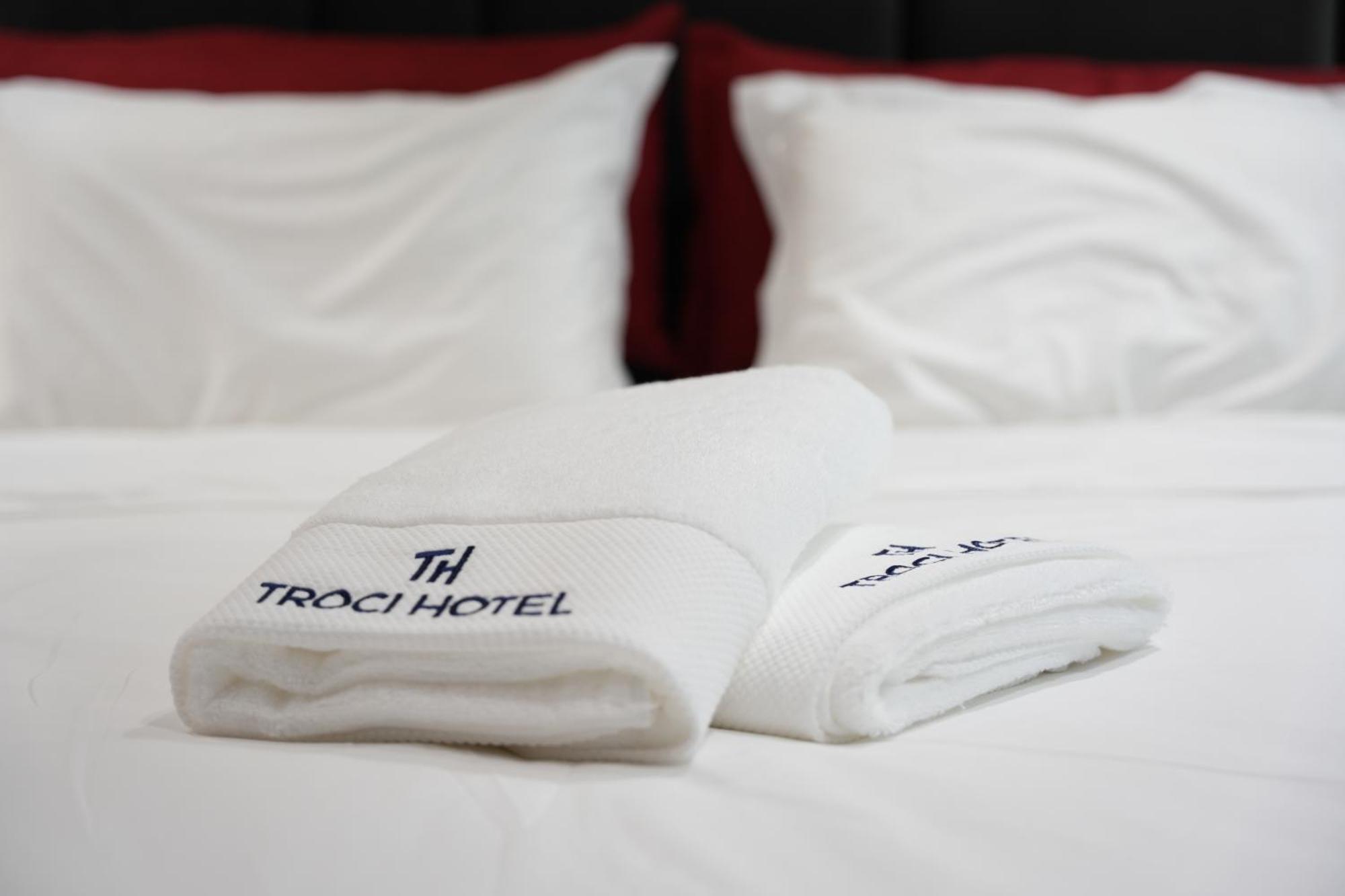 Troci Hotel Kamez