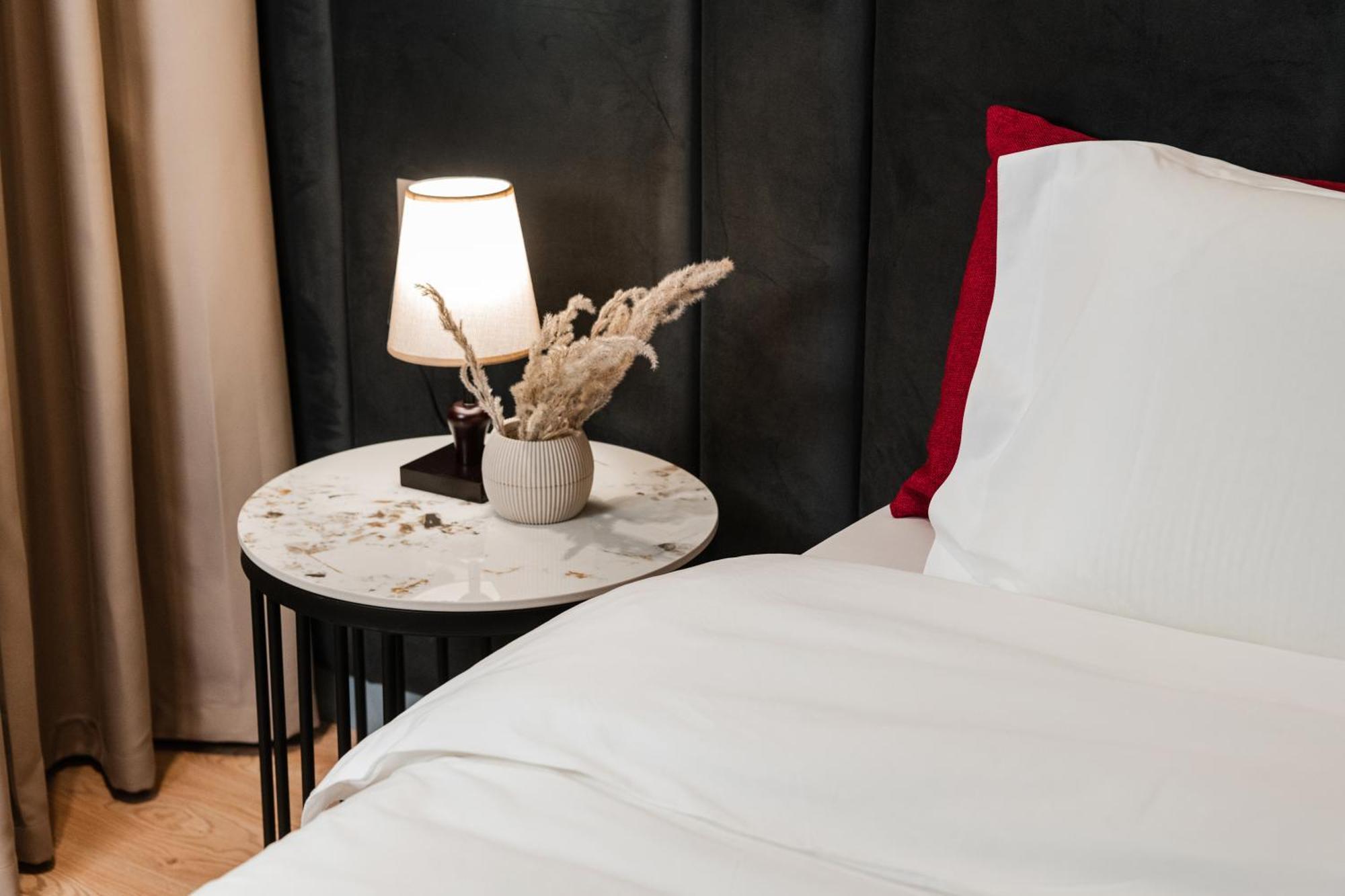 Troci Hotel Kamez